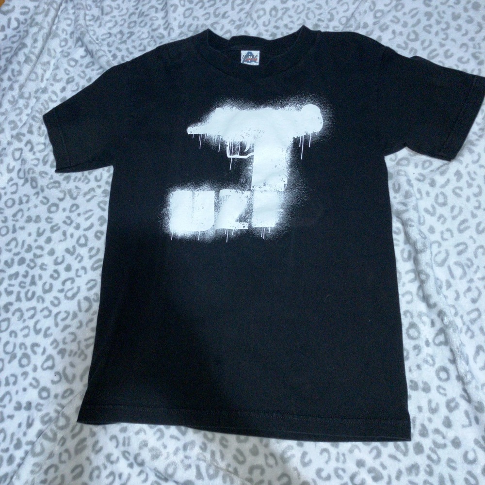 Black uzi T-Shirt